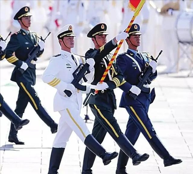 包含激烈角逐引发全球瞩目，充满激情的词条