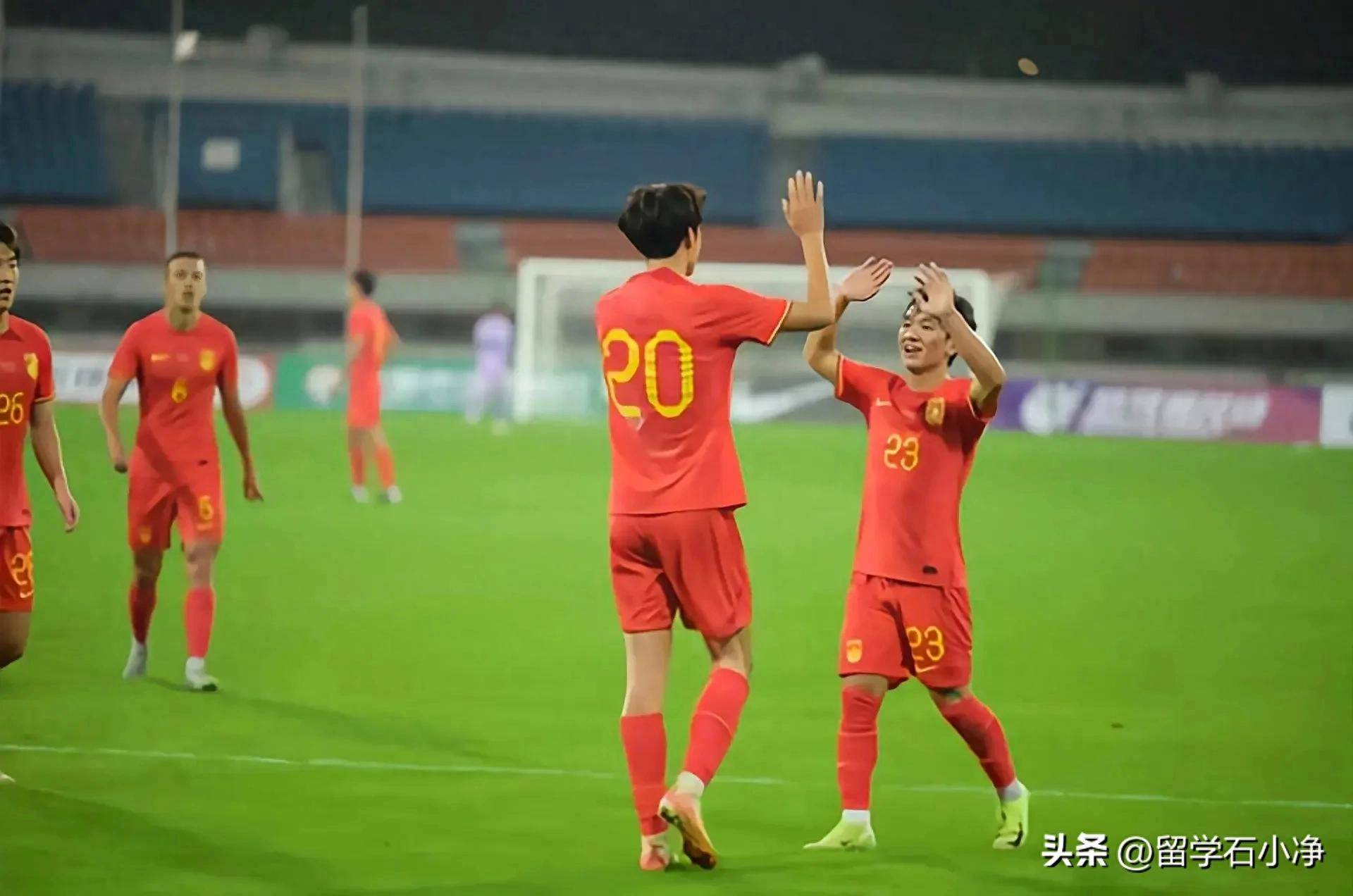 势不可挡!足球比赛中国家队获得胜利 势不可挡!足球比赛中国家队获得胜利