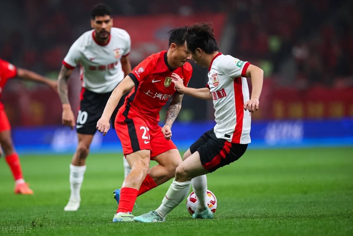 上海上港连续三场不败,实力稳固,球队士气高涨的简单介绍 上海上港连续三场不败,实力稳固,球队士气高涨的简单介绍