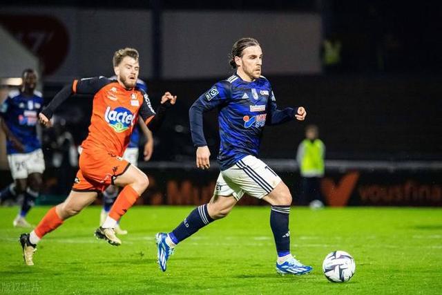 阿雅克肖主场击败亚眠,稳坐法甲升班马班底的简单介绍 阿雅克肖主场击败亚眠,稳坐法甲升班马班底的简单介绍