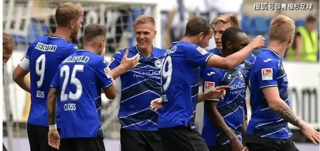 沙尔克在主场大获全胜,全队士气高昂的简单介绍 沙尔克在主场大获全胜,全队士气高昂的简单介绍