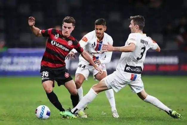 包含意甲球场上演绝地反击，千钧一发的词条