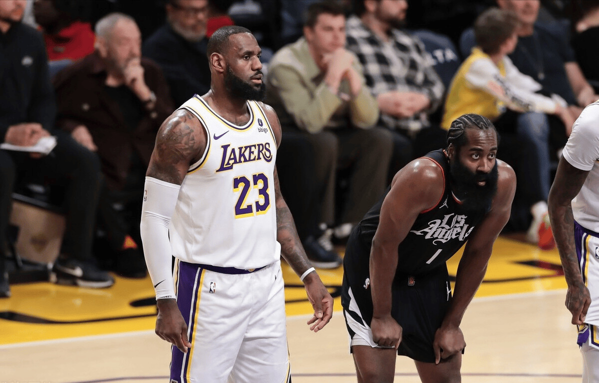 金年会官方网站-NBA常规赛：湖人队险胜快船队