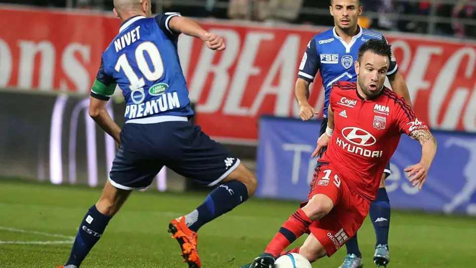 雷恩客场不敌第戎，结束连胜遭遇败仗球队表现有待提升的简单介绍