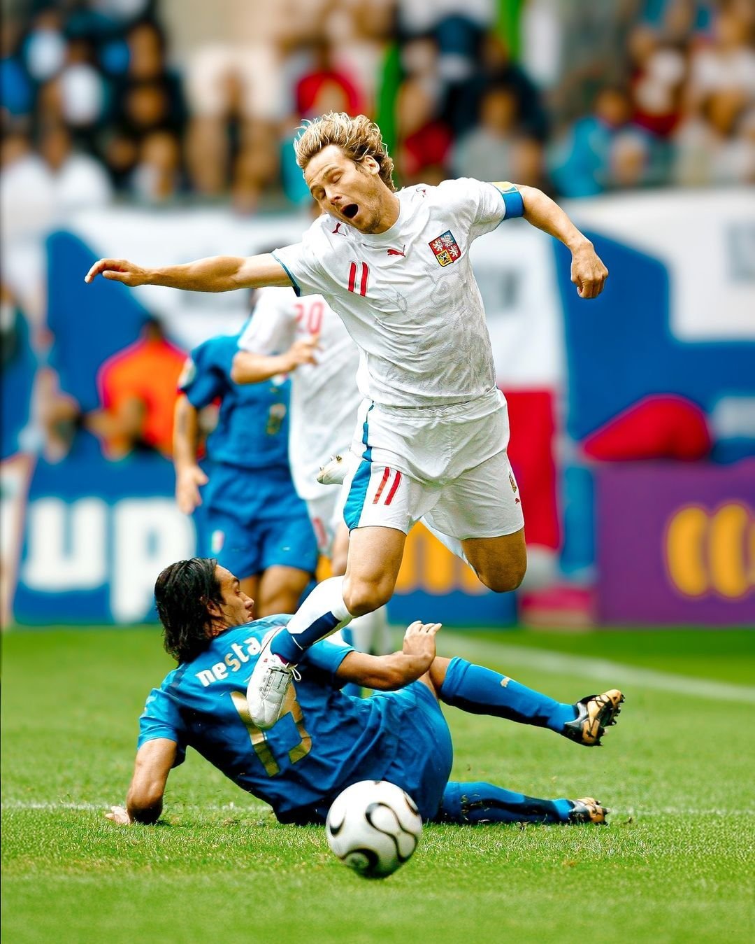 捷克队逆转晋级，挺进欧洲足球决赛