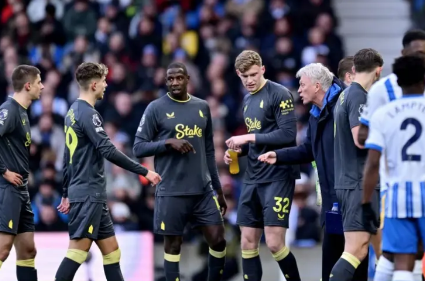 关于布莱顿球员遭遇失误,导致球队遗憾失利的信息 关于布莱顿球员遭遇失误,导致球队遗憾失利的信息