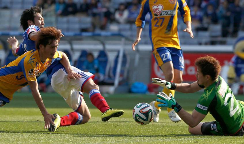 进攻组合默契十足,连续攻破对手球门 进攻组合默契十足,连续攻破对手球门