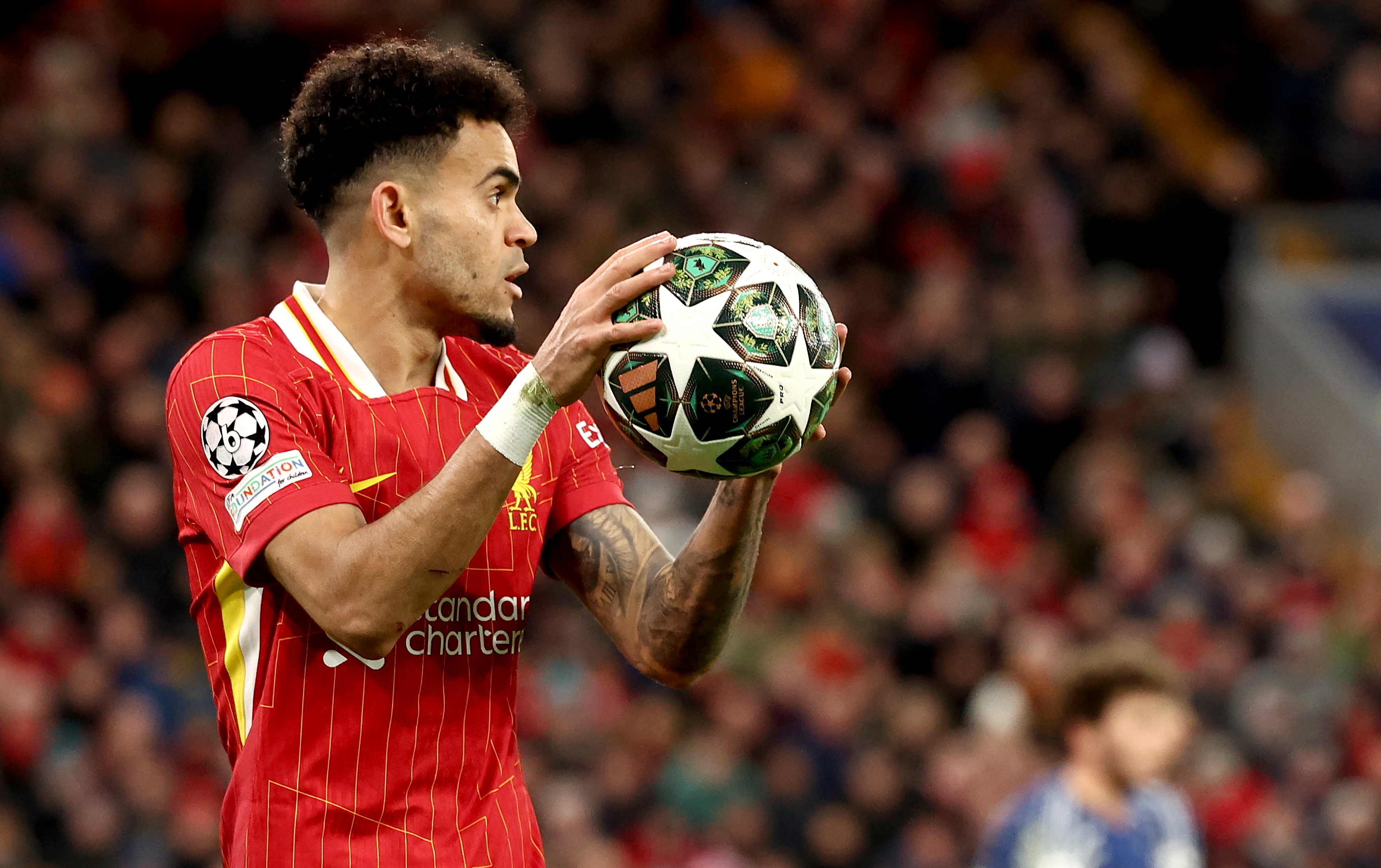 金年会官方-包含巴黎圣日耳曼凭借实力，晋级下一轮的词条