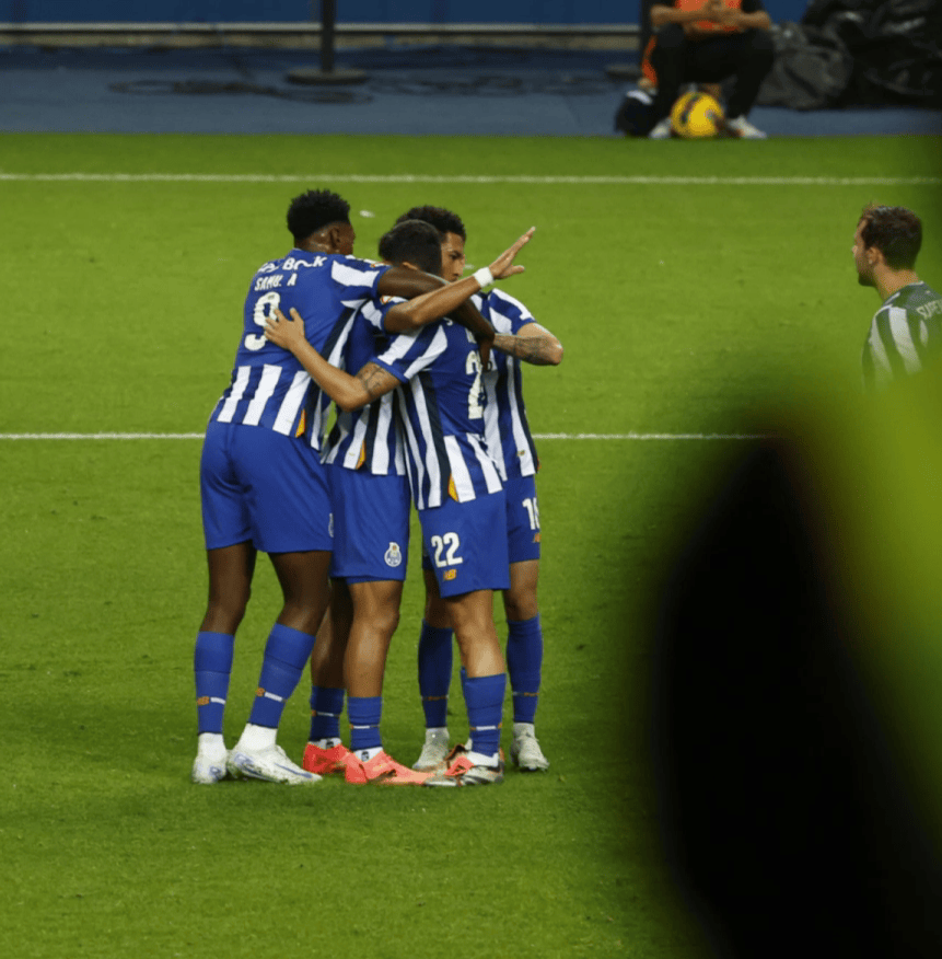 欧洲赛场强强对决频频上演，球迷热情高涨的简单介绍