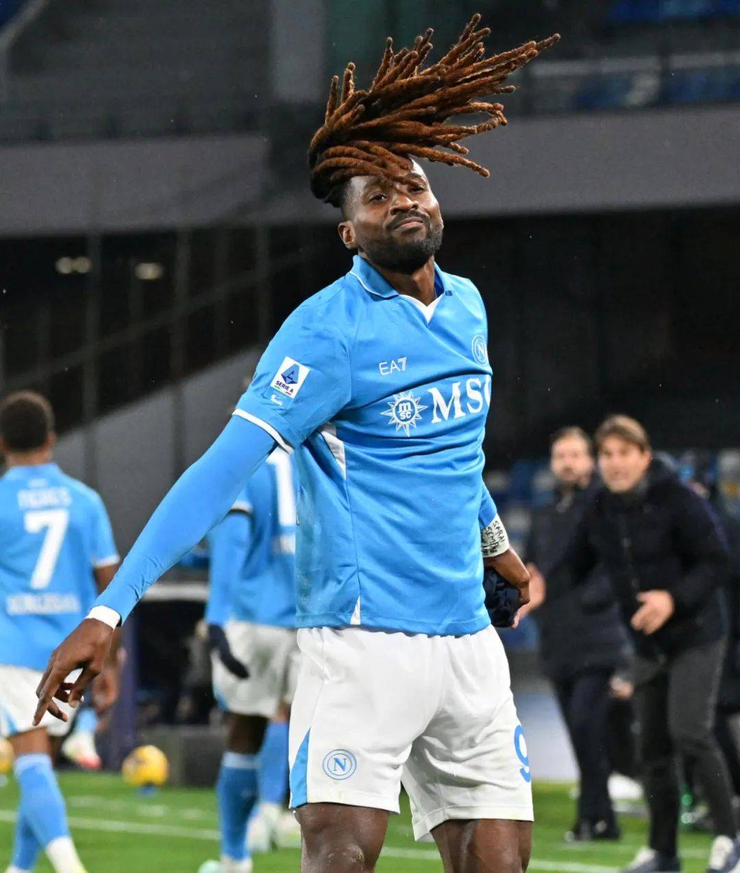 那不勒斯前锋完成转会至维罗纳,将为球队带来新活力的简单介绍 那不勒斯前锋完成转会至维罗纳,将为球队带来新活力的简单介绍