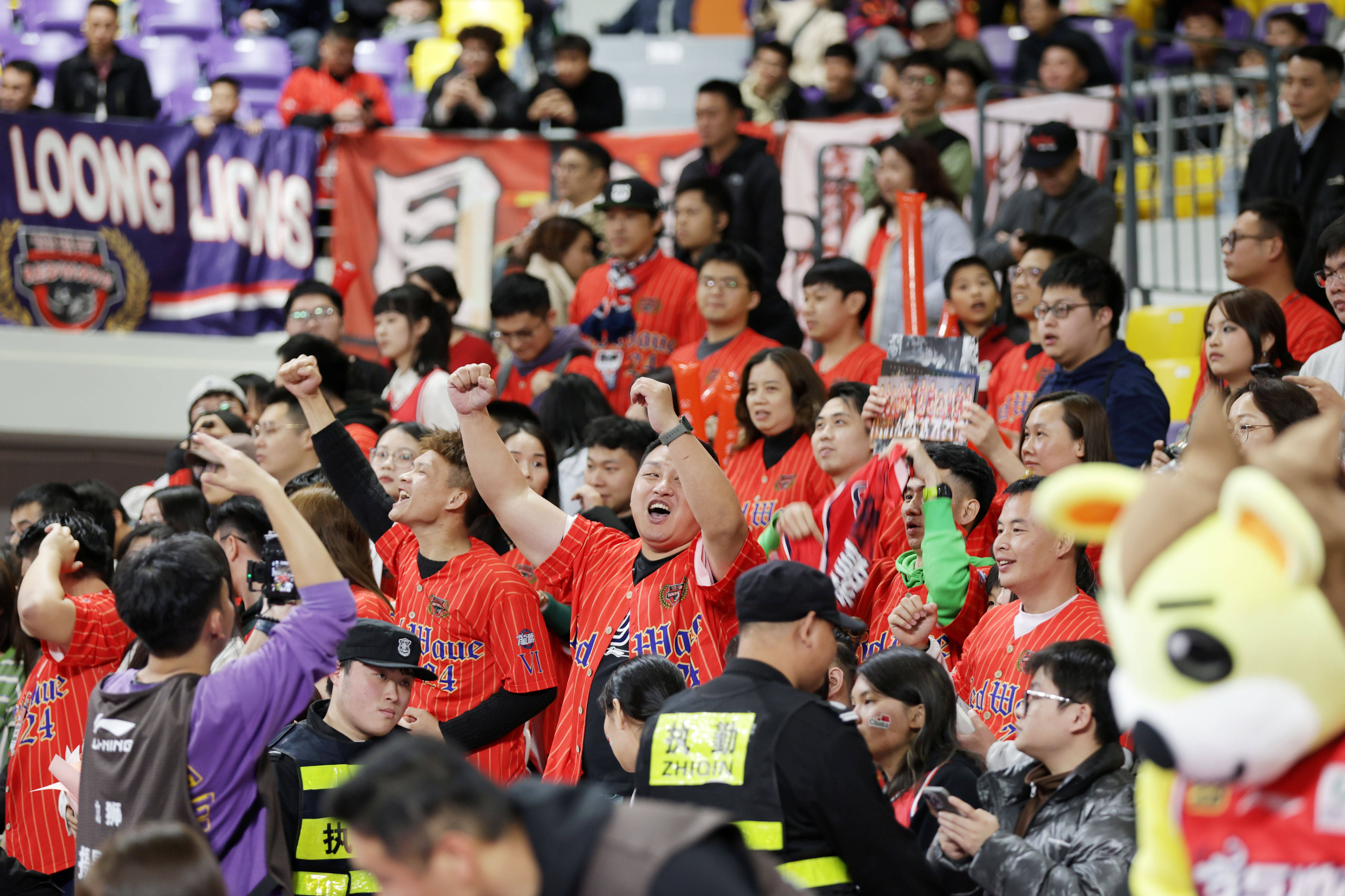 关于火热比赛氛围扩散,球迷热情高涨,欧洲联赛引爆热潮的信息 关于火热比赛氛围扩散,球迷热情高涨,欧洲联赛引爆热潮的信息