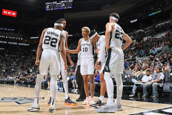 老鹰胜黄蜂,特雷-杨砍下全队最高分的简单介绍 老鹰胜黄蜂,特雷-杨砍下全队最高分的简单介绍