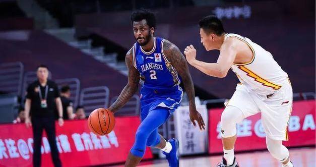 赛场上演绝杀好戏，球队成功逆袭翻盘