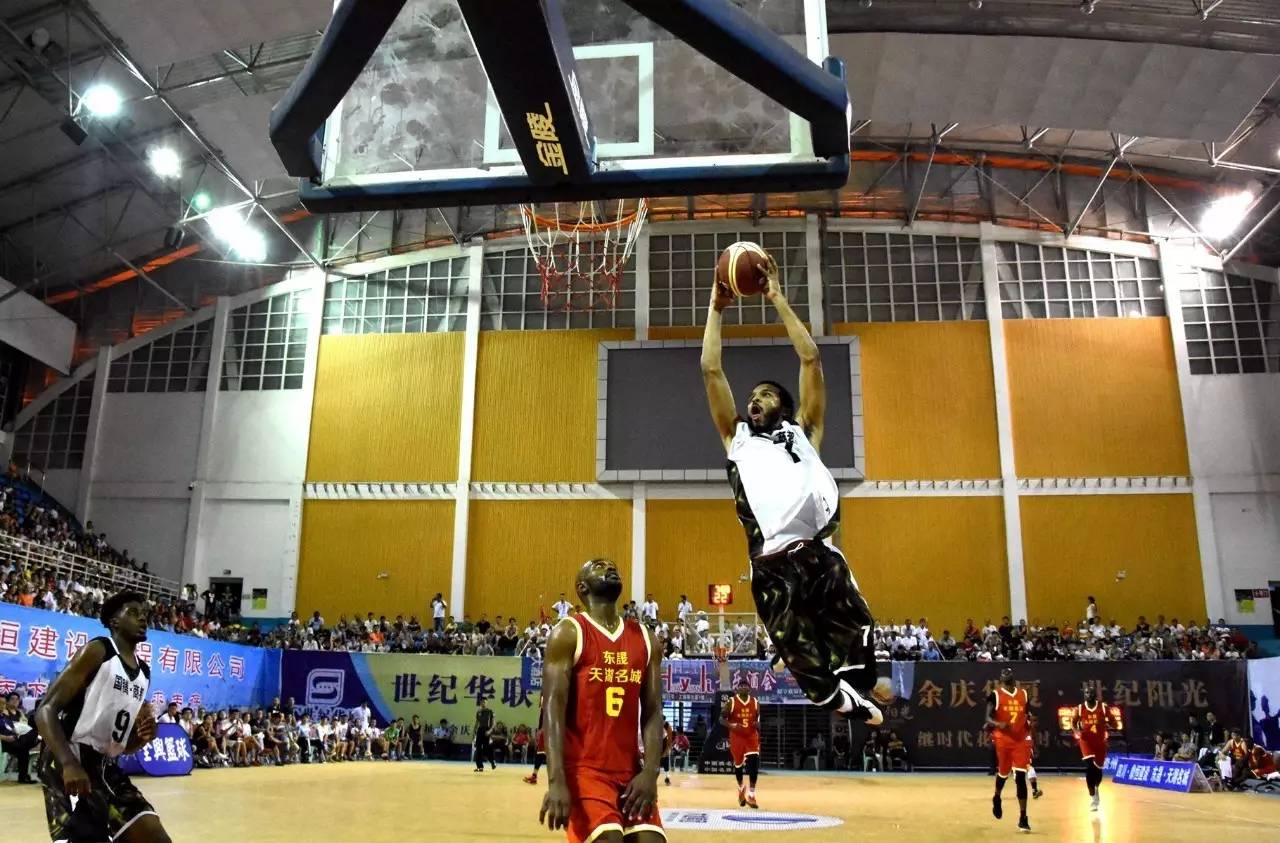 关于顶级攻防对抗，球员们为荣誉拼尽全力的信息