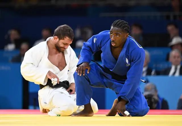 法国代表团在柔道比赛中获得历史性突破