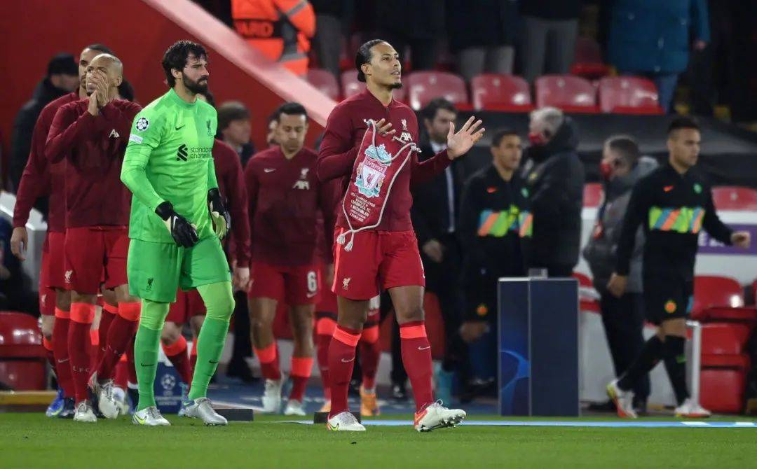包含利物浦血洒安菲尔德！红军-惨遭多特绝杀的词条