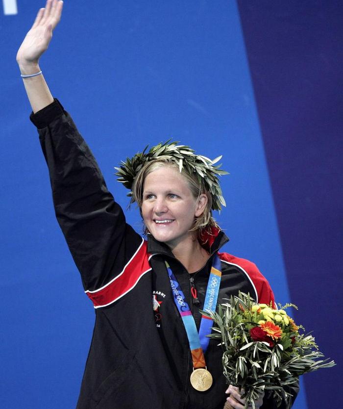 阿根廷女选手斩获国际冠军,荣耀登上领奖台 阿根廷女选手斩获国际冠军,荣耀登上领奖台