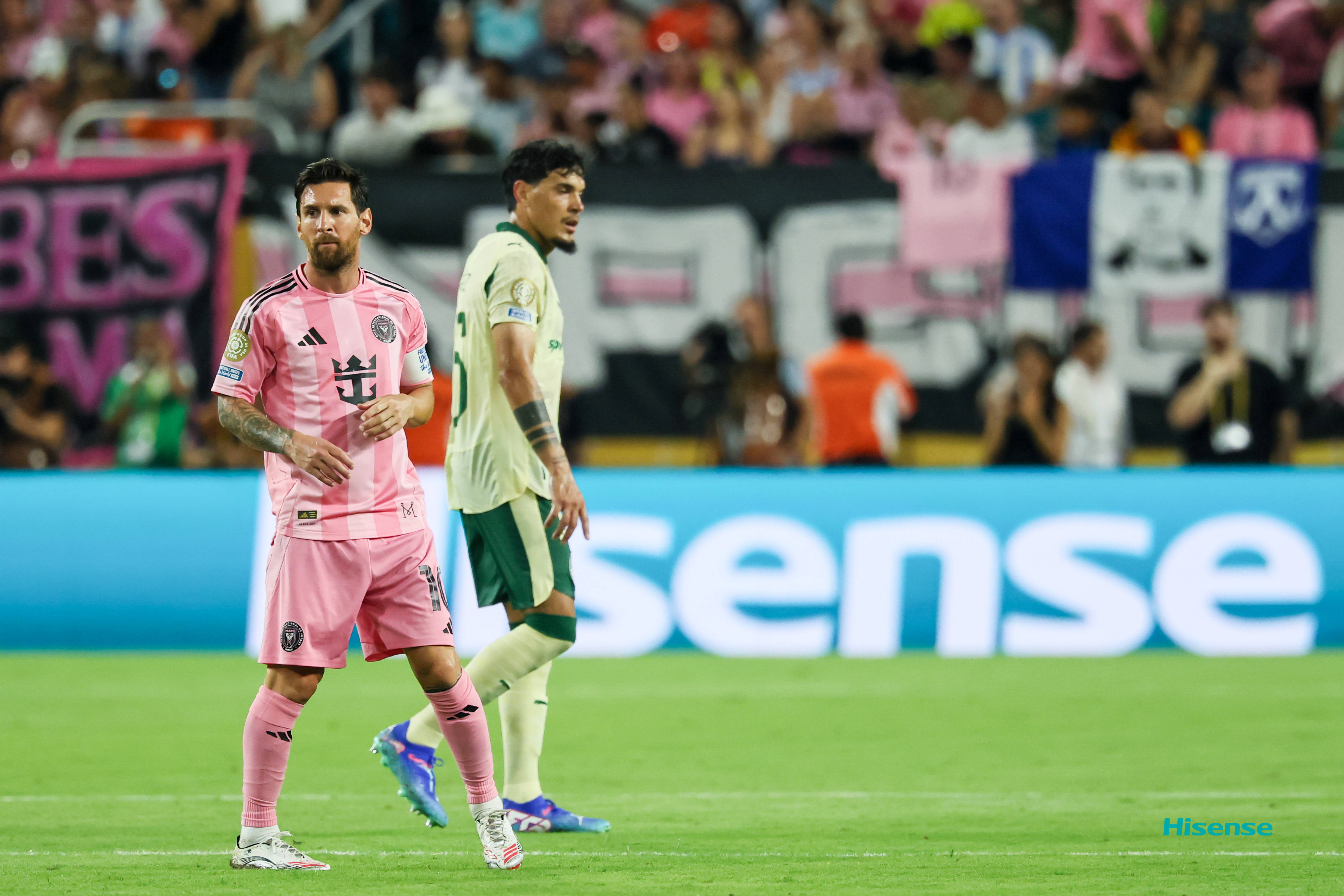 金年会平台-法国队轻取意大利队，梅西逆转建功英超