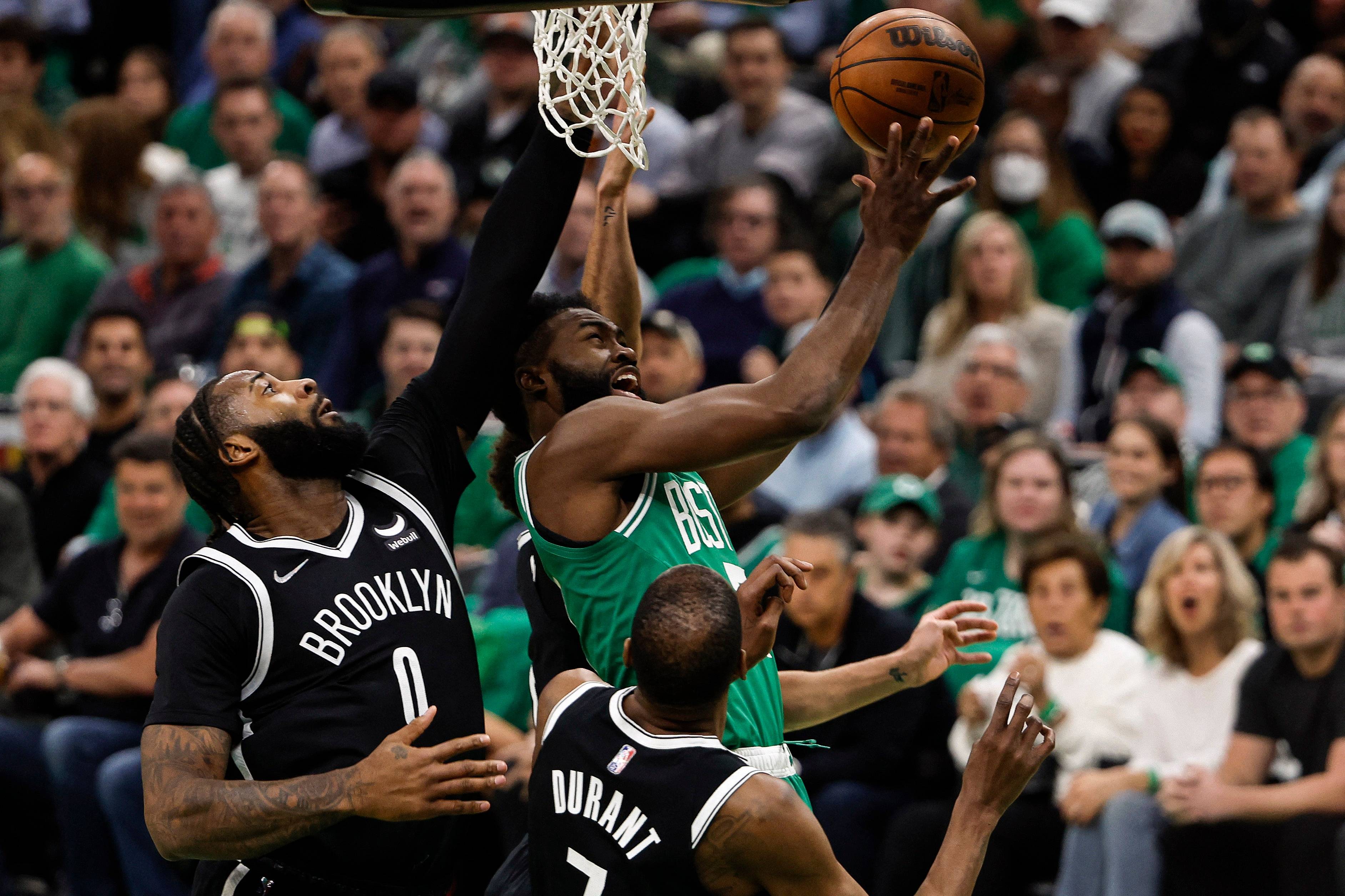 JNH体育-凯尔特人扬帆起航勇夺骄阳：东部第一势不可挡的简单介绍