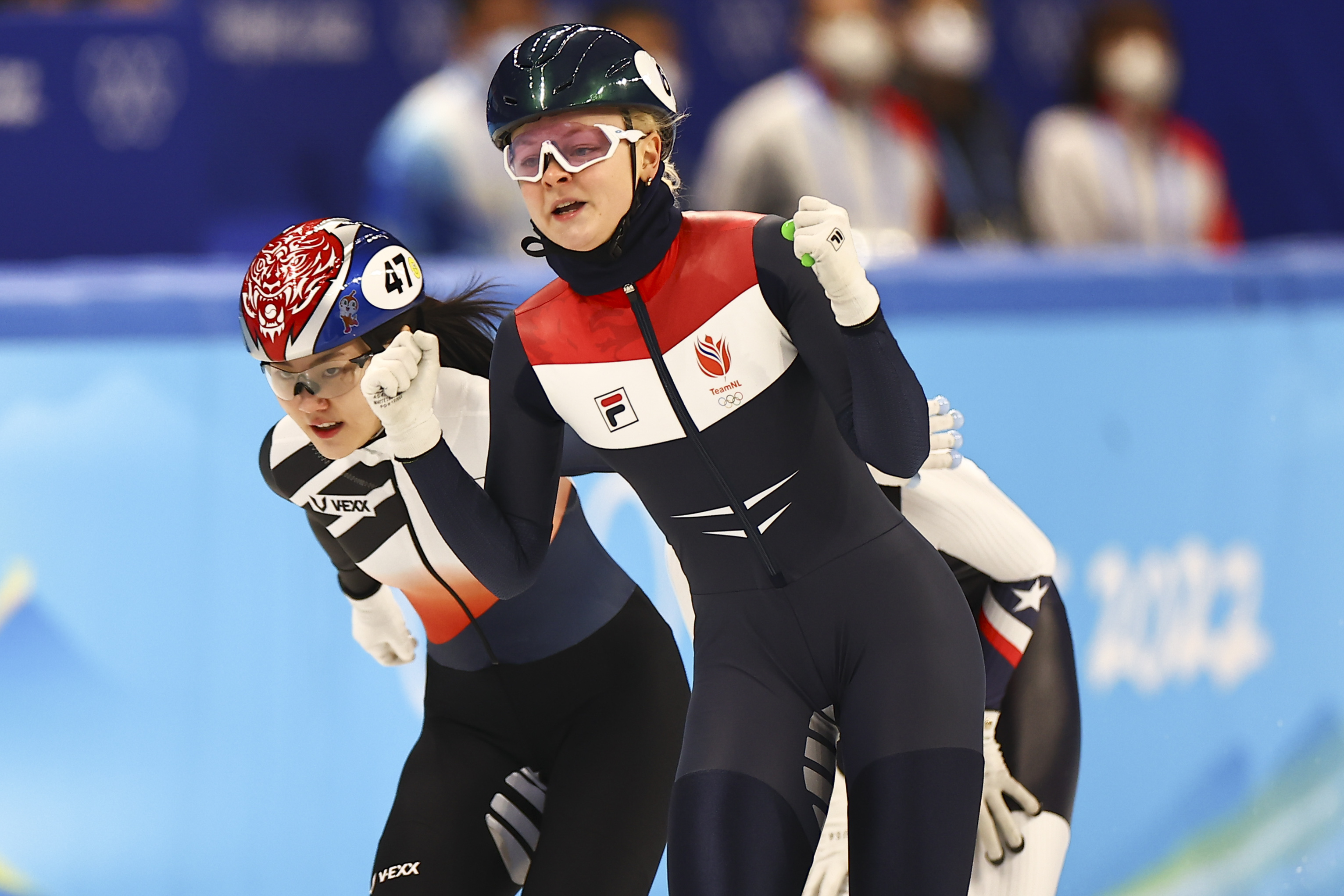 荷兰短道队夺得冠军，速度令人惊讶