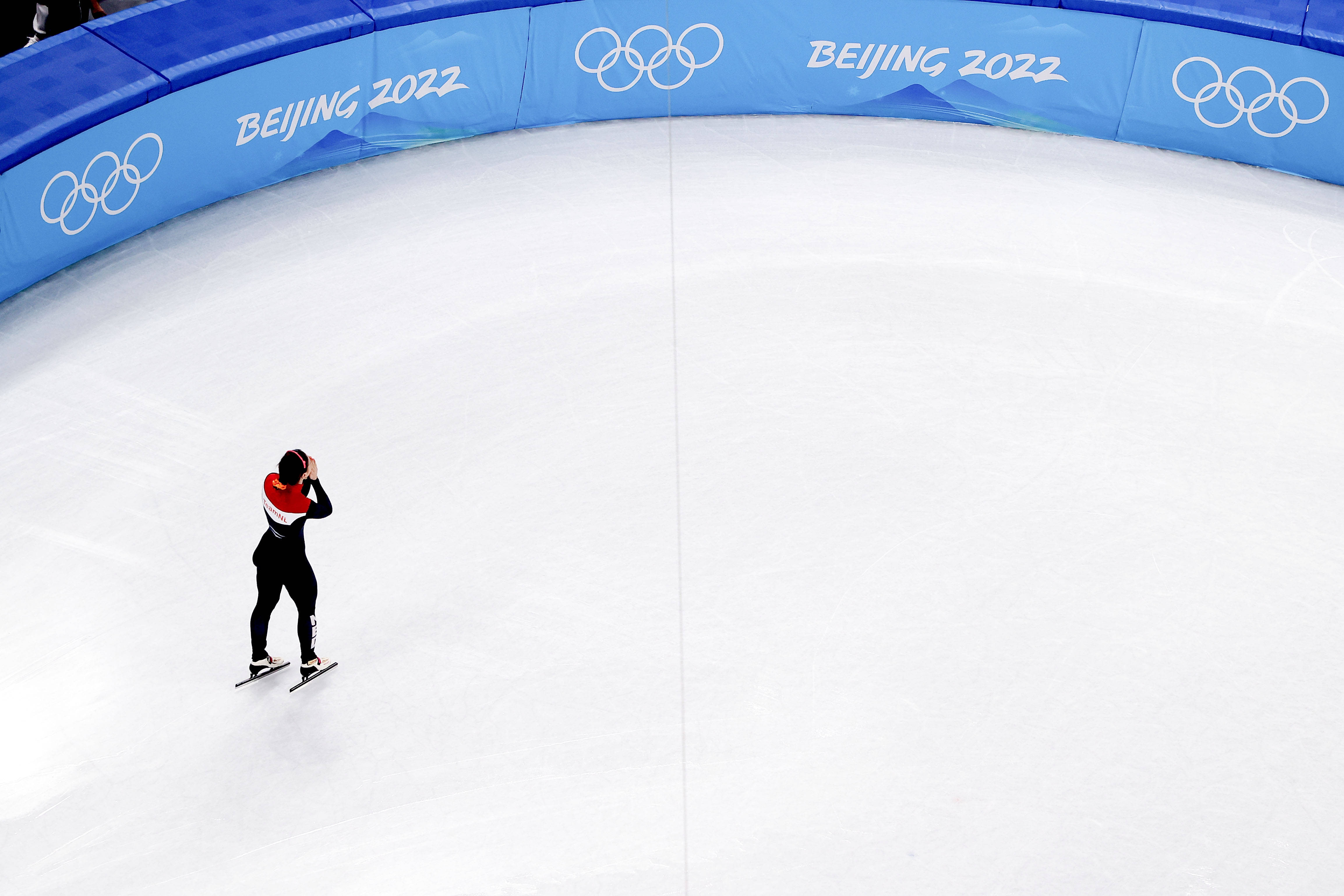 荷兰短道队夺得冠军，速度令人惊讶