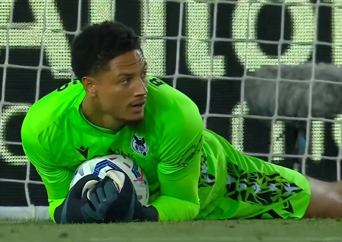 包含萨索洛主场逆转卡利亚里,取得三分的词条 包含萨索洛主场逆转卡利亚里,取得三分的词条