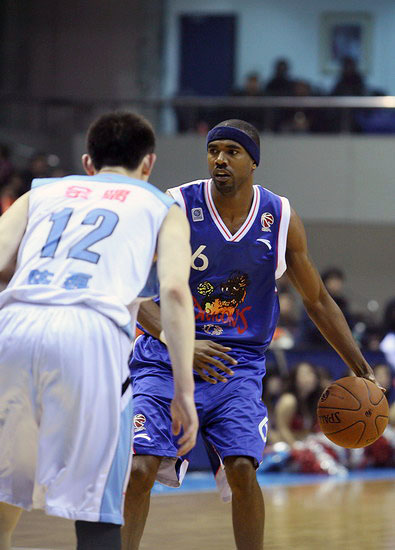 关于竞技主场击败泽尼特卫冕冠军大踏步前进的信息