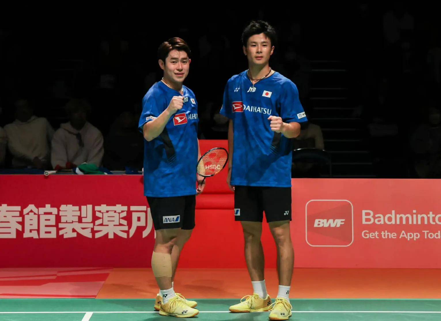 日本羽毛球选手力克对手晋级 日本羽毛球选手力克对手晋级