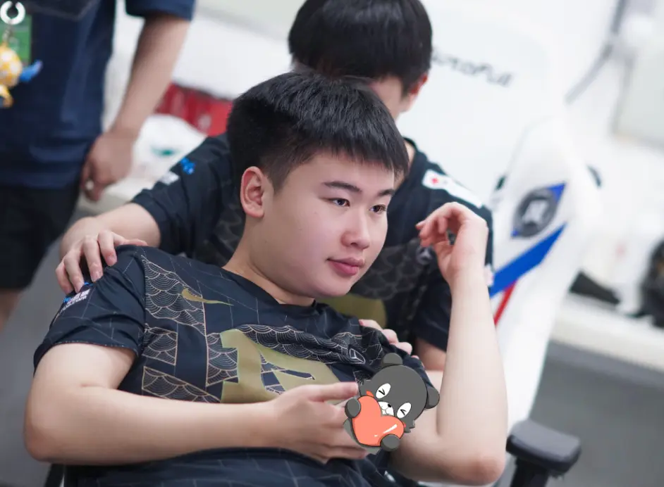 RNG绝杀LGD，Kanavi成为全场焦点半决赛2:1（北京）