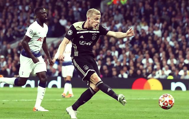 阿贾克斯意外输球，欧冠之路走到尽头！