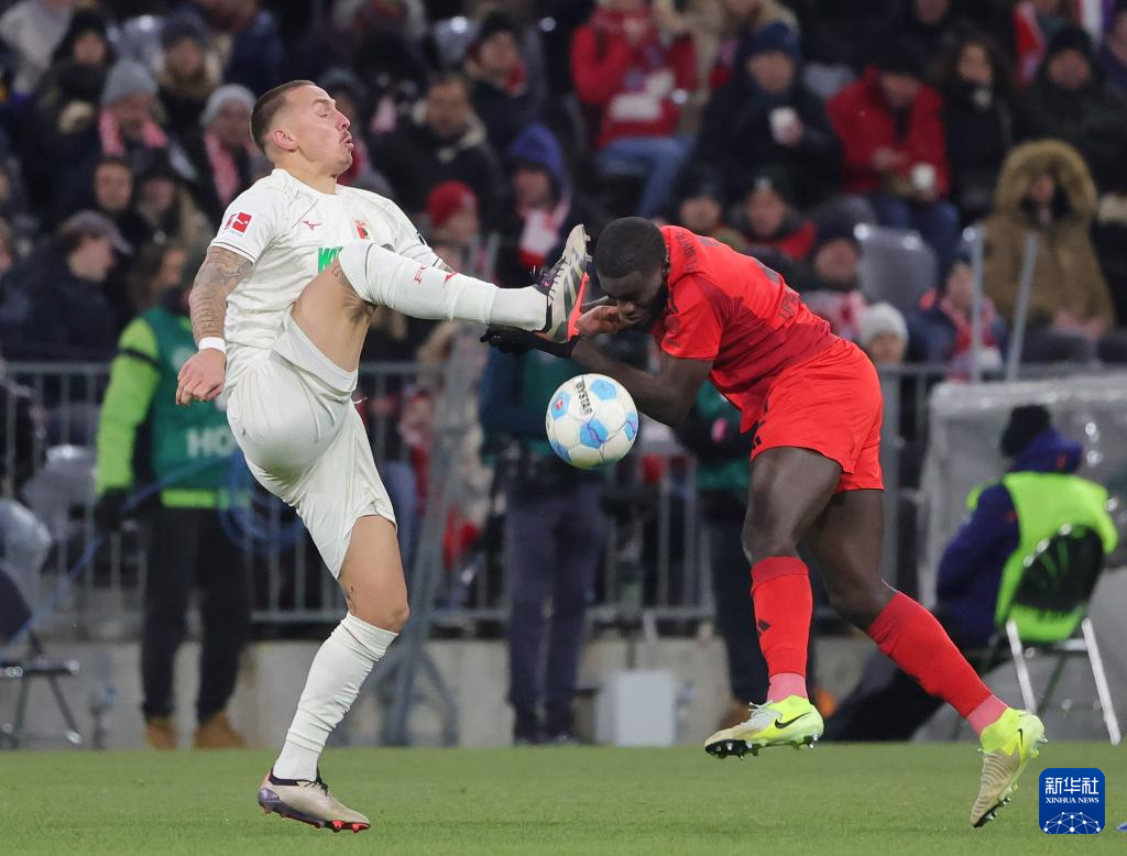 奥格斯堡主场战胜对手,雄心勃勃 奥格斯堡主场战胜对手,雄心勃勃