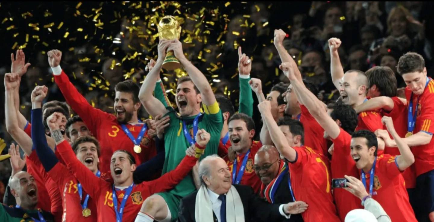 巴黎主场大胜昂热，豪取胜利继续领跑的简单介绍