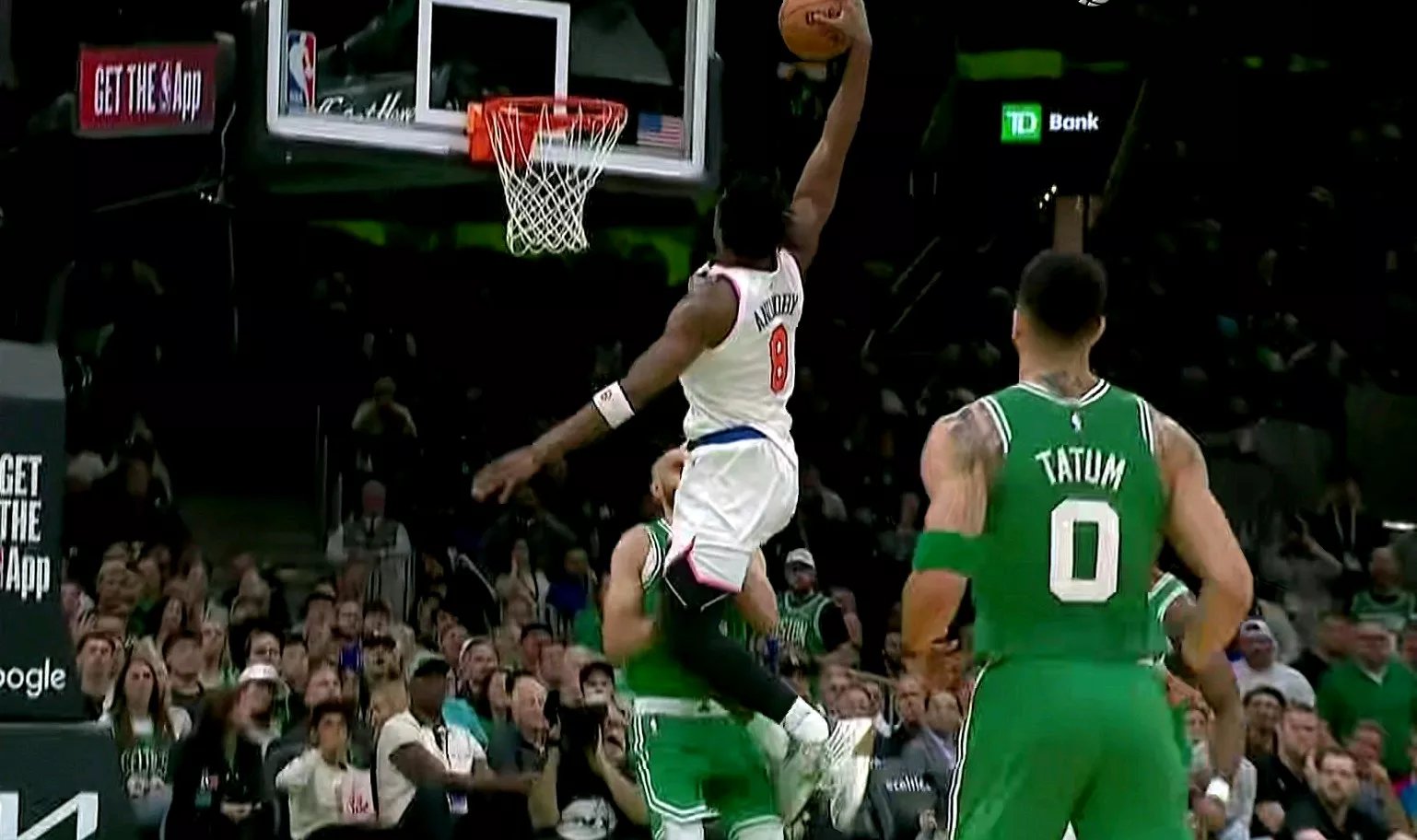 热火遭遇惨败，客场负于尼克斯