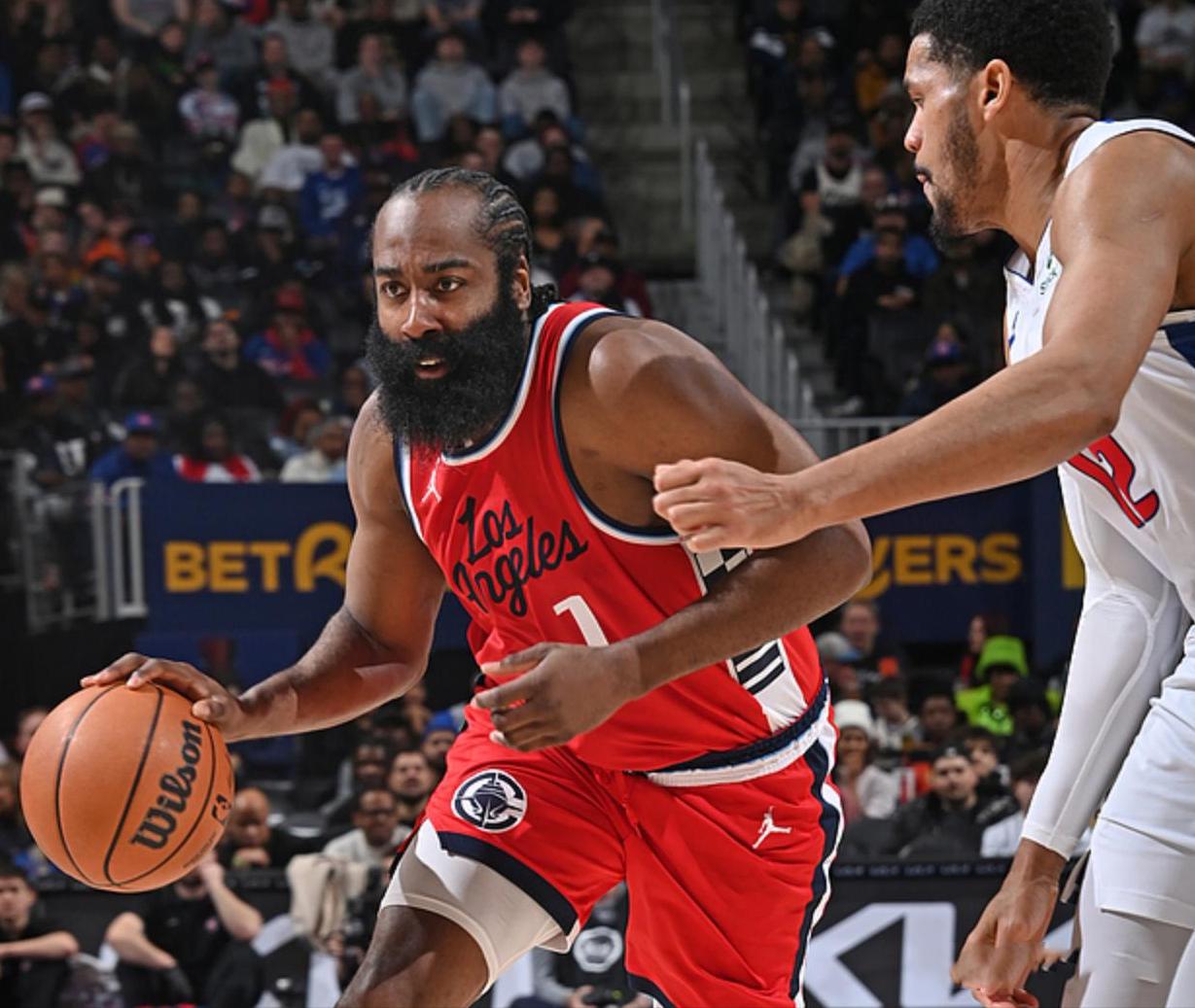 金年会真人-火箭大胜黄蜂，哈登砍下40+三双