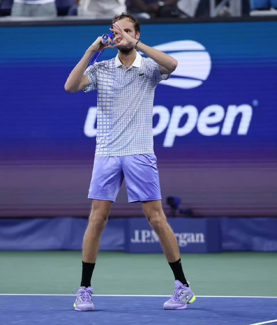 包含世界网球队碾压西班牙网球队,克耶高斯关键制胜的词条 包含世界网球队碾压西班牙网球队,克耶高斯关键制胜的词条