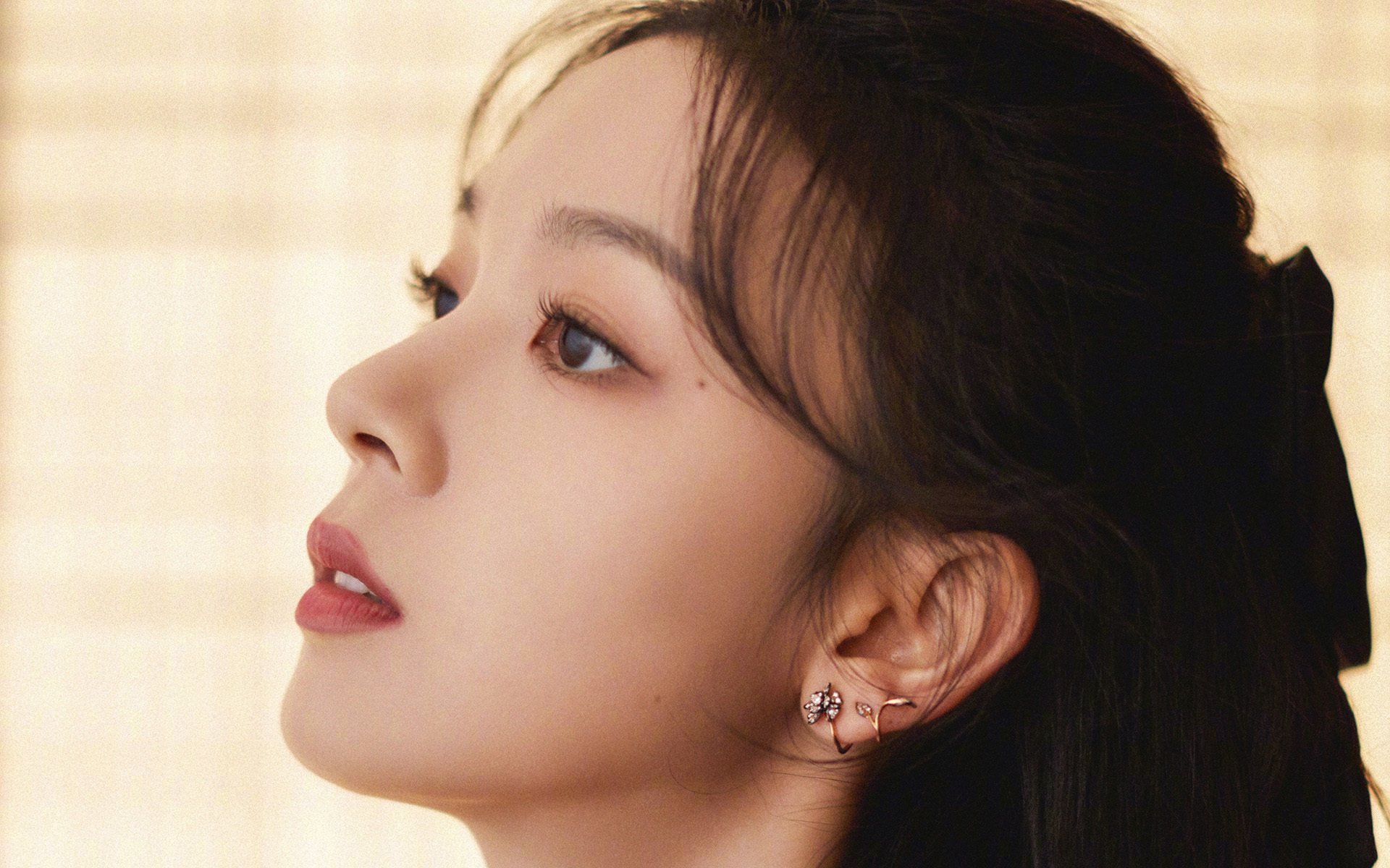 跨洲竞技场，当伯纳乌的战术风暴，照见东方球场的火力美学